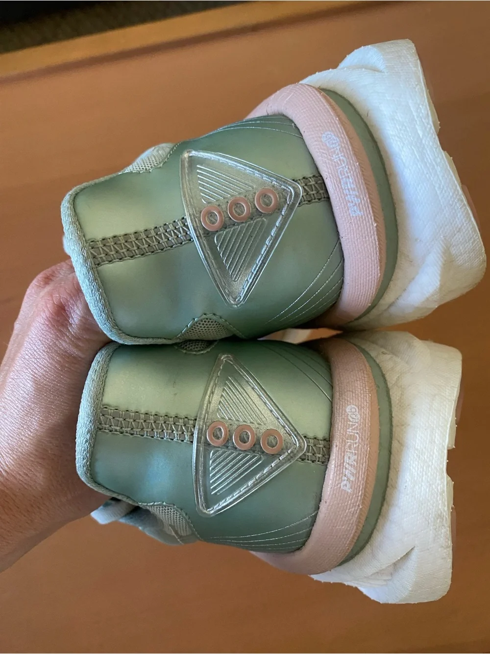 Saucony Endorphin Azura